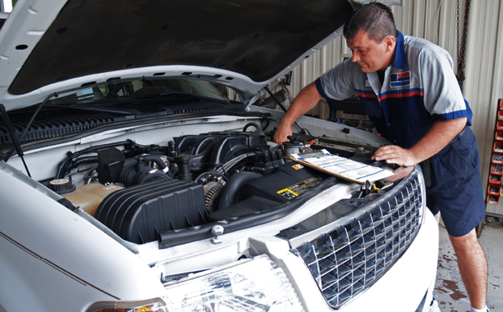 HOW DO I KNOW WHEN MY CAR NEEDS SERVICING?