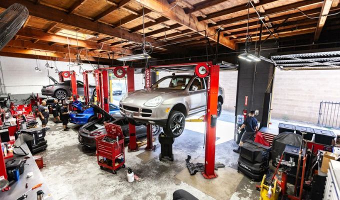 How Often Should You Visit a Car Repair Garage for Servicing?